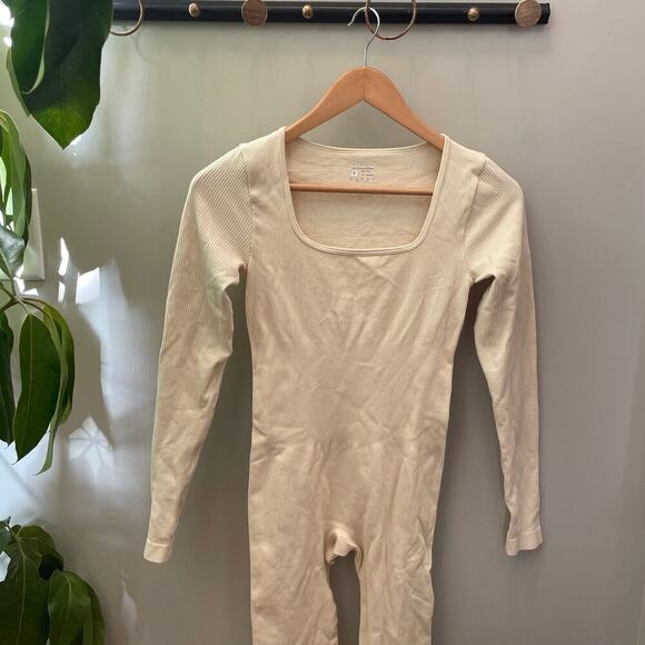 EUC OQQ Women’s Cream Ribbed Long Sleeve Bodysuit - Size Small - Picture 1 of 6